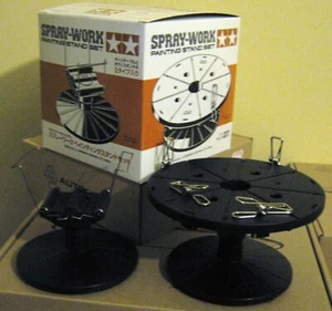 Tamiya Sprüharbeit Malerei Drehtisch Ständer X 2 (in einer Box) Neue Handwerkzeuge 74522 - Bild 1 von 2