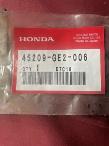 Honda OEM Piston Seal 45209-GE2-006, See Description for Fitment - Picture 1 of 2