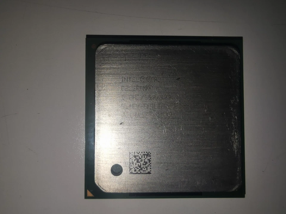 Processore Intel Celeron 2 GHZ - ( SL6RV ) - Immagine 1 di 1