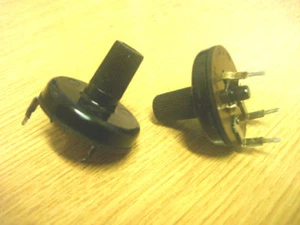 250K POTS SPINDLE OLD TELIVISION PARTS (X2) - Imagen 1 de 1