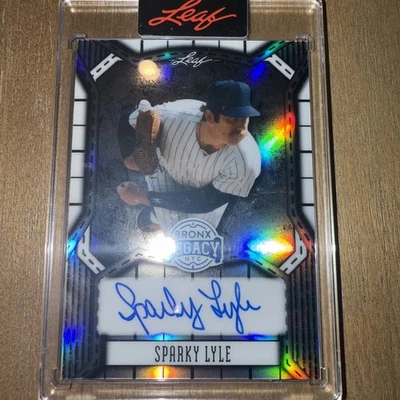 DA109266 2025 Hoja A Bronx Legacy Metal Automático Prismático Plata Sparky Lyle 21/65 Foto 1 de 2