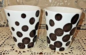 Paar Pier 1 Imports Kate weiß schwarz gepunktet Kaffeebecher Teetasse 8 Unzen (lesen) - Bild 1 von 7