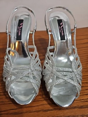 Zapatos para mujer NINA New York plateados brillantes con tiras punta abierta tacón de 4"" talla 7,5 M Foto 1 de 4