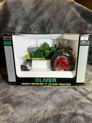 1/16 Oliver Highly Detailed  77 Row Crop LP-Gas Tractor With Wide Front - Image 1 of 4
