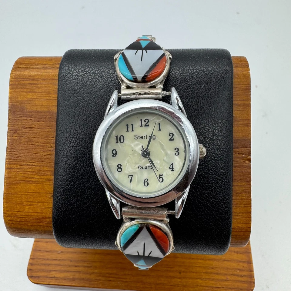 Reloj de mujer con incrustaciones de plata esterlina Zuni de ónix, coral, turquesa Foto 1 de 4