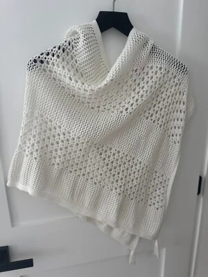 Poncho tejido blanco Lilly Pulitzer con borlas - OS - USADO EN EXCELENTE ESTADO Foto 1 de 4