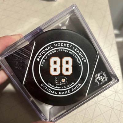 Eric Lindros Philadelphia Flyers HOF Juego de Inducción Puck 20/11/14 Foto 1 de 2