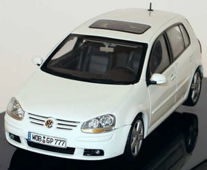 Volkswagen VW Golf V TDI Candy White Metal 5 Doors 2003 Autoart 59774 1/43 LHD - Picture 1 of 3