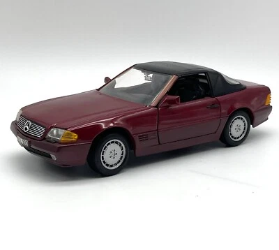 Revell Mercedes Benz SL 500 Sportwagen (R219) Cabriolet in rot, 1:18, RV25 - Bild 1 von 4