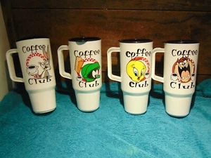 4 VTG Warner Brothers Plastic Travel Coffee Club Mugs 1998 STORAGE LOCKER FIND - Picture 1 of 8