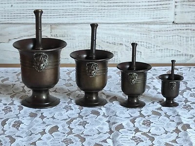 4 anciens mortiers en bronze, pots d’apothicaire, têtes lions - Photo 1/4