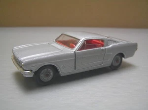 Corgi Toys 320 Ford Mustang Fastback 2+2 Metallic Silver Rare Cast Wheels EXC - Picture 1 of 8
