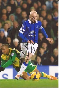 EVERTON * STEVEN NAISMITH SIGNED 6x4 ACTION PHOTO+COA  - Picture 1 of 1