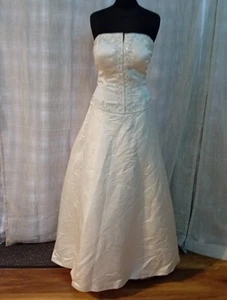 Wedding Dress size 12 ivory satin, check measurements W - Picture 1 of 6
