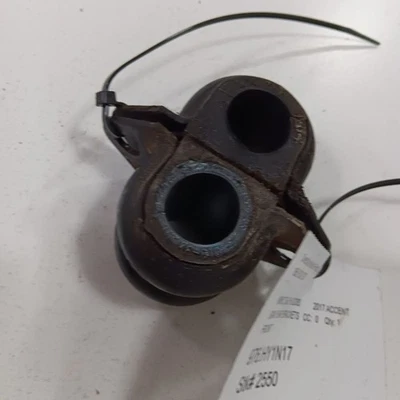 Hyundai Accent Front Sway Bar Bushing Mounting Bracket  2017 2016 2015 2014 2013 - Image 1 of 4