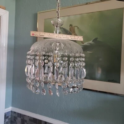 Hermosa araña de vidrio en mal estado elegante - Prismas largos de cristal - Lámpara Foto 1 de 4