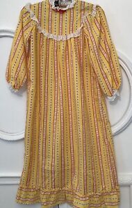 VTG Her Majesty Nightgown Girls Sz 7 LS Yellow Flower Red Heart Eyelet Lace USA