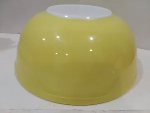 #4 Vintage Pyrex Glass Nesting Mixing Bowl Primary Yellow Color 4 Quart # 404 - Picture 1 of 4