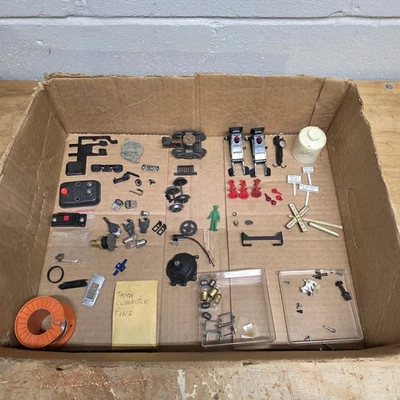 Винтажный Lionel Train Разные Запчасти Лот.  - Изображение 1 из 4