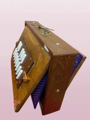 Caja Shruti - 15′′ x 10′′ x 3′′ - Acabado Natural – Sintonización 440Hz – Sur Peti / Surpeti Foto 1 de 4