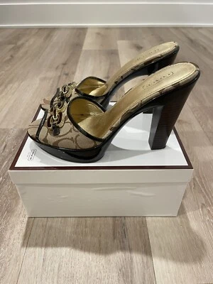 Sandalias sin cordones Coach Justeen punta abierta con monograma de mula talla ~ 7,5 M Foto 1 de 4