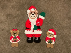 Vtg Christmas Santa Bear with Cub Babies Wall Hanging Art Decor Plastic Yarn - Picture 1 of 7