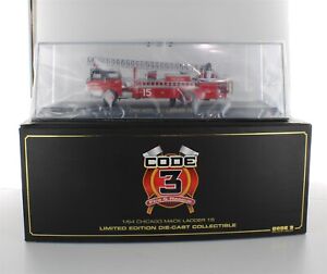 Code 3 Chicago Fire Department Mack Ladder 15 CFD 1:64 Scale #12816 w/COA T345