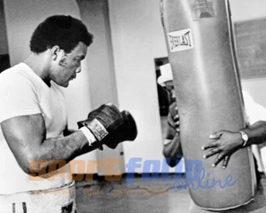 Famous Champion GEORGE FOREMAN Glossy 8x10 Photo Big George Training Print - Picture 1 of 1