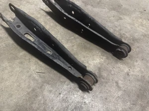 2001-2005 Lexus IS300 Rear Lower Control Arm Pair Left Right Side OEM - Picture 1 of 4