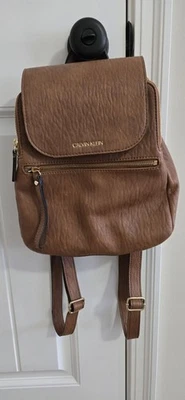 Calvin Klein Reyna Mochila Cartera Bolso de Mano Mediano Marrón Tostado Suavemente Usado Foto 1 de 3