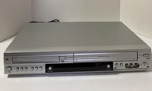 Zenith XBV443 DVD/VCR Combo Player - Picture 1 of 4