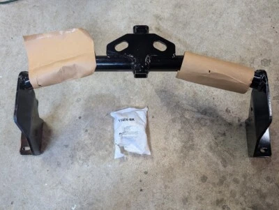 Curt 11466 Trailer Hitch - Class I 1.25 In. Receiver fits 17-23  Subaru Impreza — 第 1/4 张图片