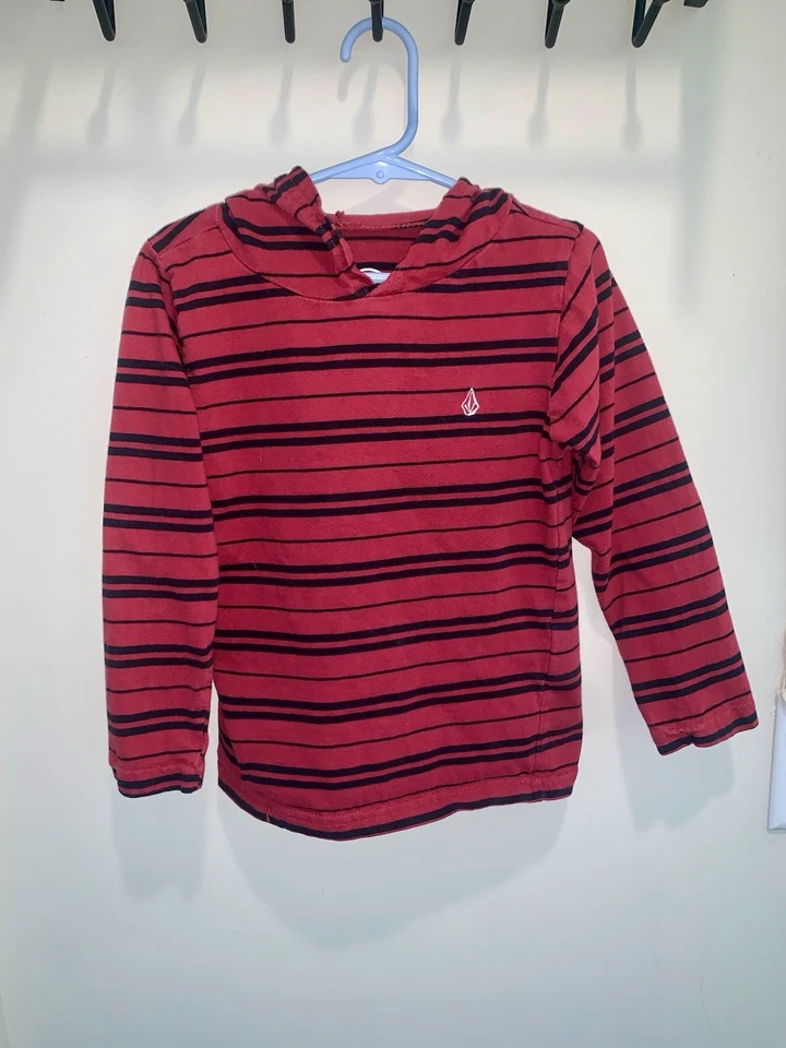 Camisa com capuz listrada vermelha masculina Volcom tamanho 5 - Imagem 1 de 1
