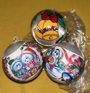 Vintage Satin Spun White Christmas Baubles Decorations x3 - Bears & Bell ✅ - Picture 1 of 4