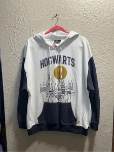 Harry Potter Hogwarts Pullover Hoodie Woman’s Size XL - Picture 1 of 8