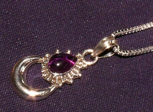 Colgante Media Luna, Plata, Con 1 Amatista, Cadena Plateada, 2,8g 22x13x6mm - Imagen 1 de 6