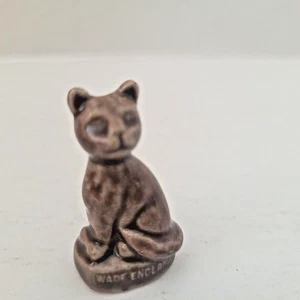 Wade England Cat Red Rose Tea Figure - Picture 1 of 2
