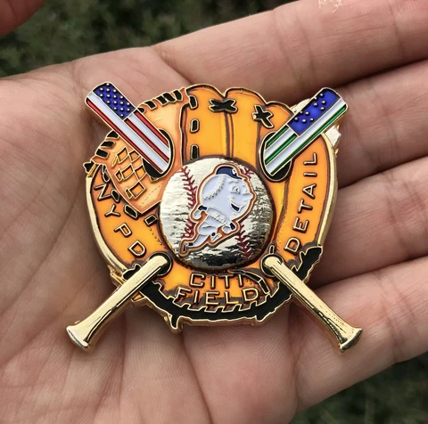 NYPD New York Police MLB Mets Baseball Citi Field Stadium Glove Challenge Coin Cover