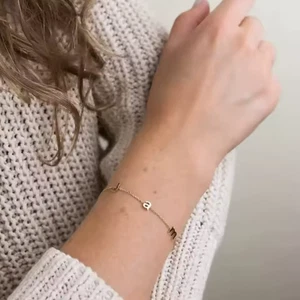 Customized Letters Name Bracelet Charm Jewelry Lobster Clasp Chain Women Gift - Picture 1 of 6