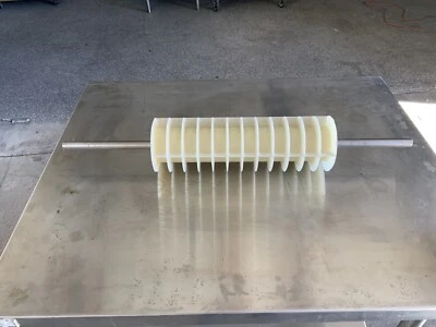 Cortador de donas de plástico Moline Long John Eclair para mesa de corte pastelería Foto 1 de 4