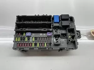 2014-2017 Acura RLX FABRICANTE DE EQUIPOS ORIGINALES tablero delantero izquierdo módulo caja de fusibles caja de conexiones - Imagen 1 de 7
