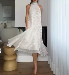 ZARA 2025 NUEVO CON ETIQUETAS. VESTIDO HALTER VISCOSA BLANCO NEGRO LUNARES. 5289/042/064 - Imagen 1 de 9