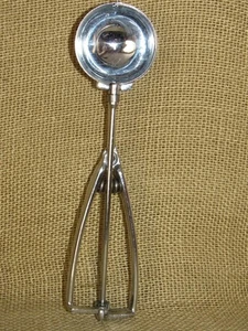 Vintage Stainless Steel Standard Ice Cream Scoop Made in Germany #16 ~ D.G.R.M. - Picture 1 of 10