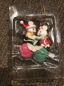 ORNAMENTO NATALIZIO LUSTRE FAME/NON ENESCO: COPPIA TOPOLINI A MAGLIA uncinetto NUOVO - Foto 1 di 6