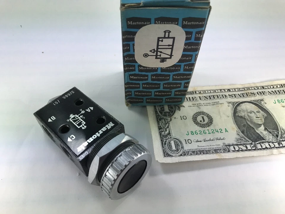 Martonair 1/8" Manual Pneumatic Valves Normally Closed S/666/51 Black Pushbutton - Image 1 of 1
