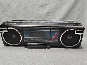 Vintage Toshiba RT-8016 AM FM Radio Kassetten Abspielgerät Recorder Ghettoblaster 80er Jahre Requisite - Bild 1 von 14