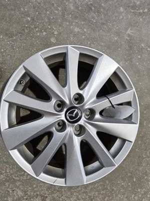 Llanta Mazda CX-5 2013-2016 17x7 aluminio 10 radios rectos Foto 1 de 4