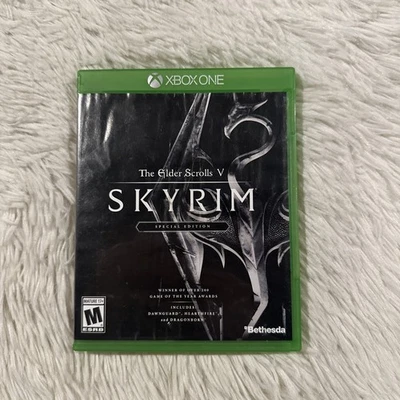 Skyrim The Elder Scrolls V Special Edition XBOX One bewertet M getestet funktioniert - Bild 1 von 4
