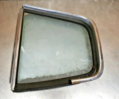 76 77 TOYOTA CELICA GT LIFTBACK RA29 ESQUERDO TRASEIRO QUARTO JANELA DE VIDRO DRIVER FABRICANTE DE EQUIPAMENTO ORIGINAL - Imagem 1 de 4