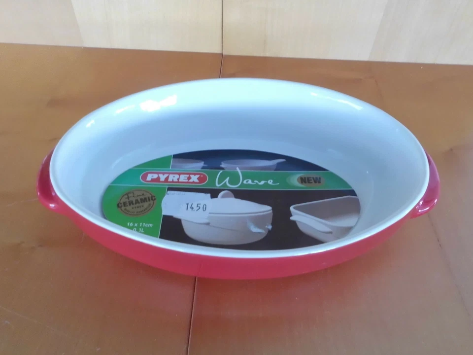 Pyrex   rot Auflaufform  16cm oval     Neu - Bild 1 von 1